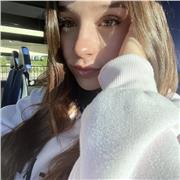 Native Spanish, fluent in English to help you with your Spanish and help you achieve your goals. Vamos alla!